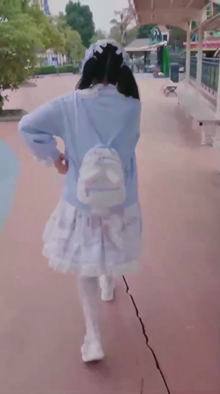 【会员福利】露脸“极品洛丽塔喵喵”第一部,游乐园&网吧&电影院,激情口爆无套内射!