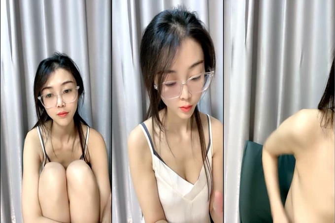 文静新人眼镜小姐姐!苗条身材全裸秀!脱掉内裤扭腰摆弄,小露骚逼,揉捏奶子玩诱惑