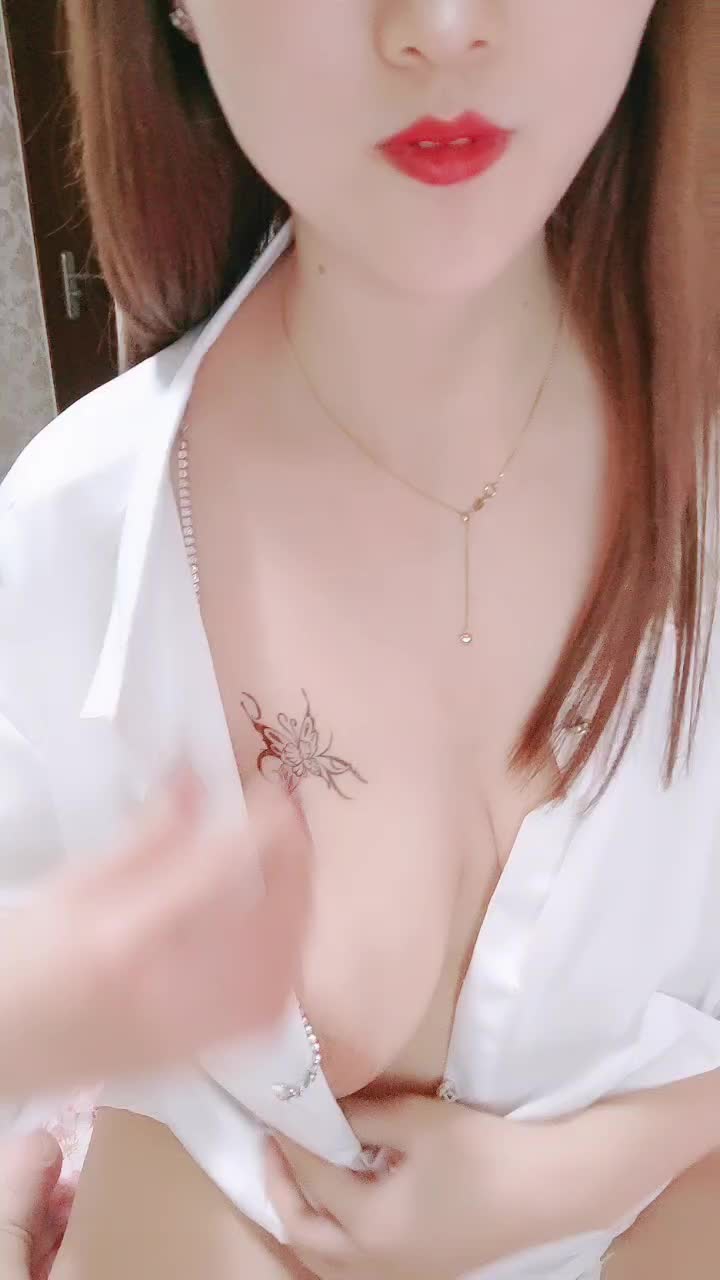 唇边的诱惑_三月十一号