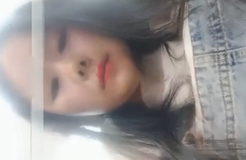 領導台上開會,妹子台下跳蛋自慰,會議間隙到廁所已經水流成河,這種獨特的刺激跟容易高潮