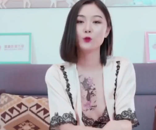 来自房东偷窥的爱.猥琐房东偷窥女房客.强行插入. #桃依依  