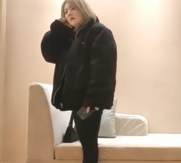 约操短发兼职小姐姐,温柔大胸白皙配合,超清设备偷拍角度专业