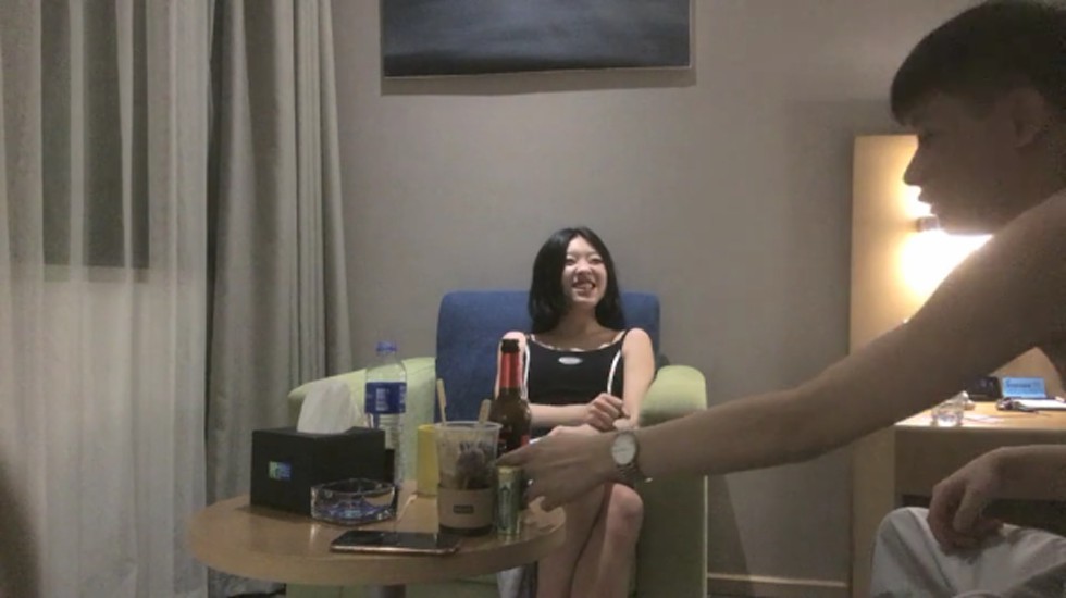 清纯短发学妹纵向丝滑  