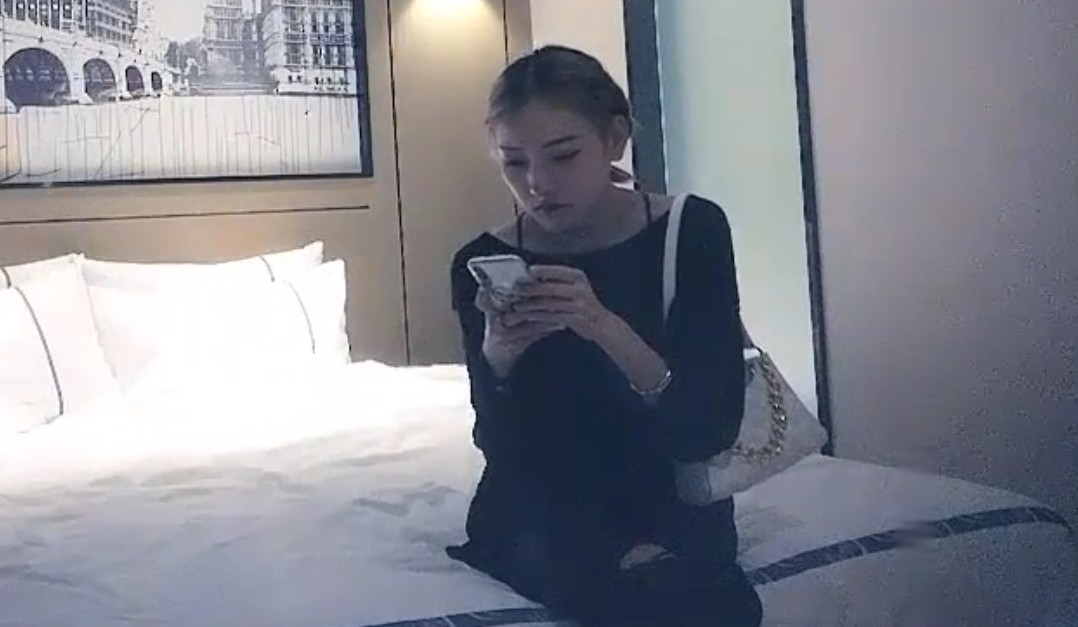 约了个颜值不错黑衣妹子 