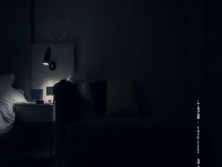 【AI高清2K修复】战狼行动探花肌肉男约两个少妇酒店啪啪,舔弄边操边摸两个轮着大力猛操