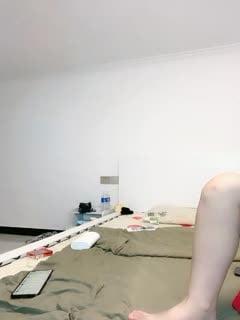 可爱萌小七这小姑娘真骚,全程露脸吃了性药跟两大哥激情啪啪,前面草嘴后面草逼多各种抽插,颜射道具玩逼1 (1)