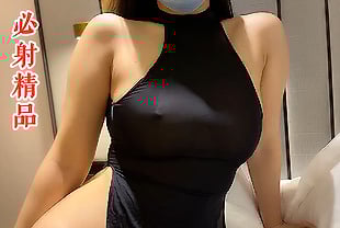 人妻少妇是最懂男人的~这个身材穿旗袍真是绝了!