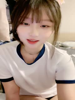 你的童颜巨乳猫系女友!脸逼同框~我要射啦 0。