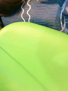 顶级大肥臀极品骚女!第一视角后入,左右摇摆扭动,一下下撞击,这屁股太诱人了...