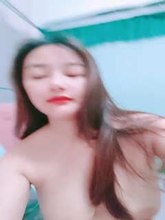 颜值很高的爆乳女模特,全程露脸陪狼友发骚,淫声荡语不断,各种撩骚动作刺激狼友,极品大奶子粉嫩的逼逼...