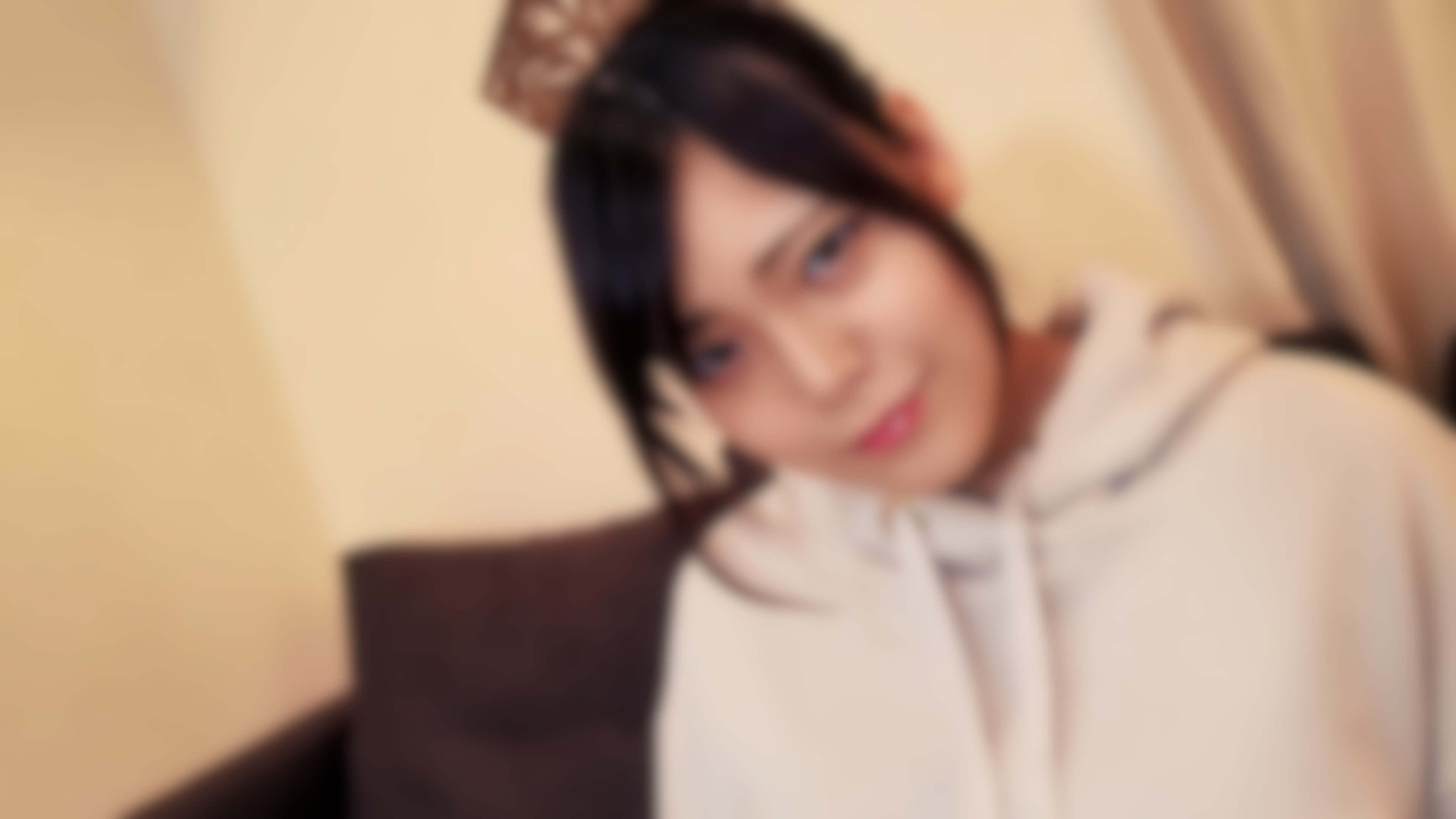 100cm以上的爆乳G罩杯。用讨厌的视线挑衅,爆乳炫耀五连发。蓄满一周的浓厚精子被注入口腔内※评论特典是-cd2