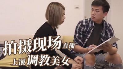 爆乳纹身师太骚情，摄影师边拍边硬了！